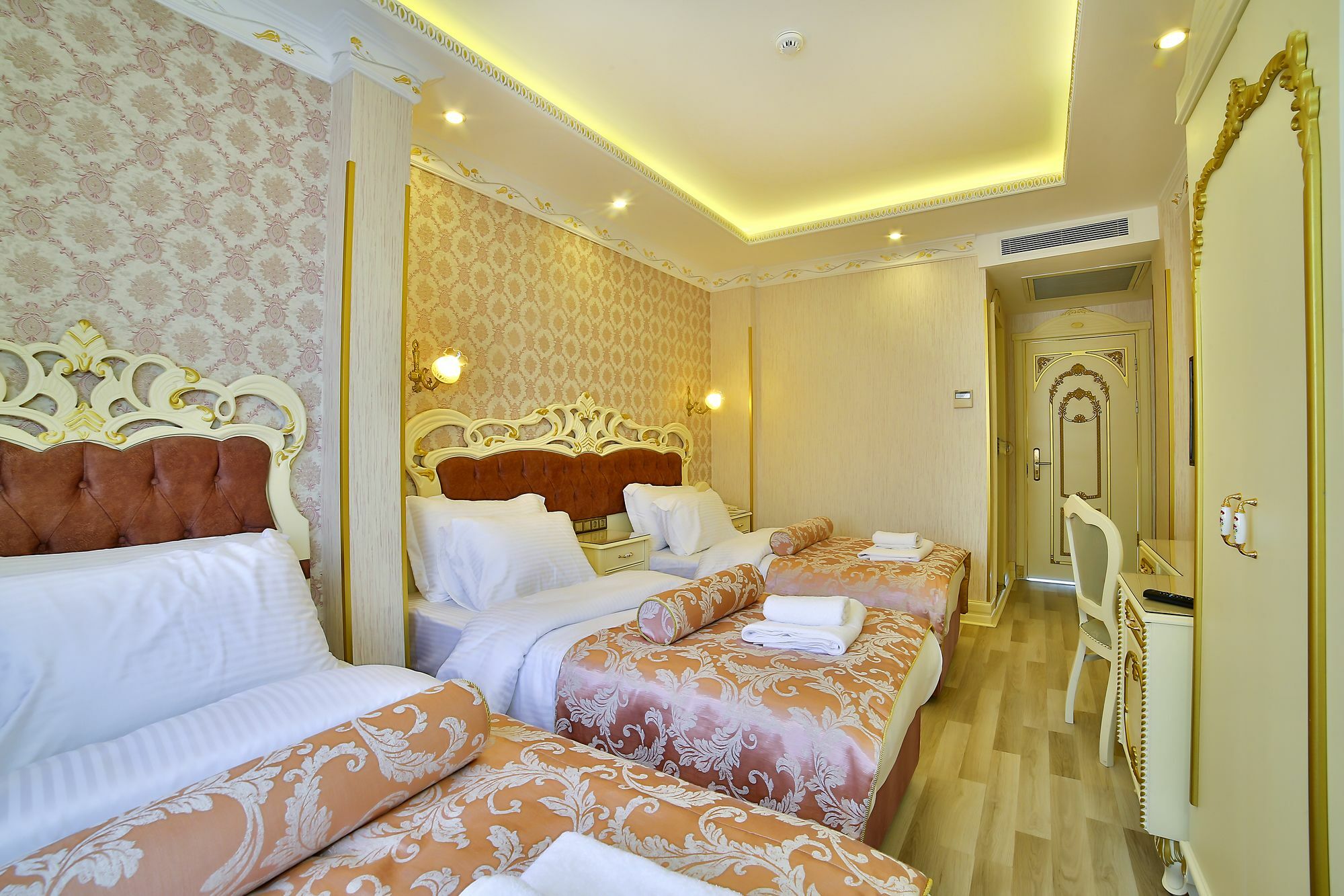 Nayla Palace Hotel Istanbul Exterior photo